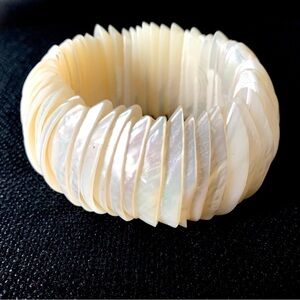Vintage Mother of Pearl Stretch Bracelet